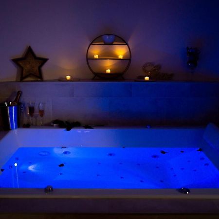 Le Mas Aux Amoureux , Suite Romantique Et Spa Le Barcarès Exteriér fotografie
