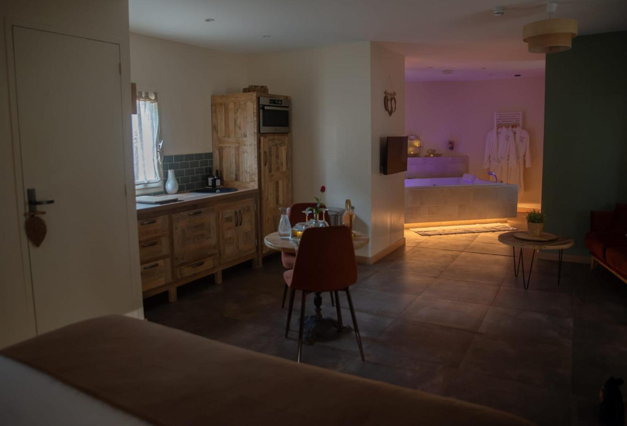 Le Mas Aux Amoureux , Suite Romantique Et Spa Le Barcarès Exteriér fotografie