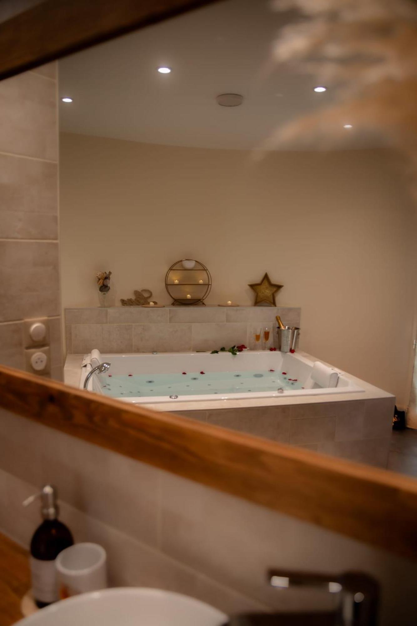 Le Mas Aux Amoureux , Suite Romantique Et Spa Le Barcarès Exteriér fotografie